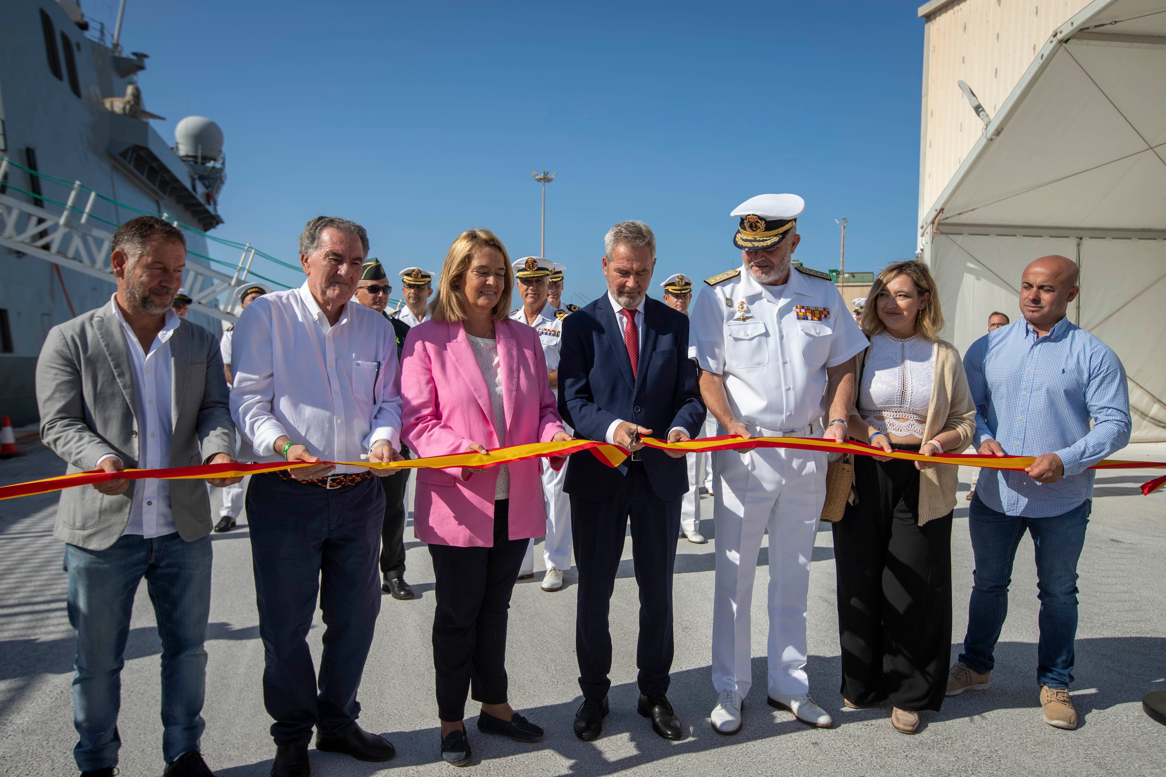 Las imágenes de los buques de la Armada en el Puerto de Motril