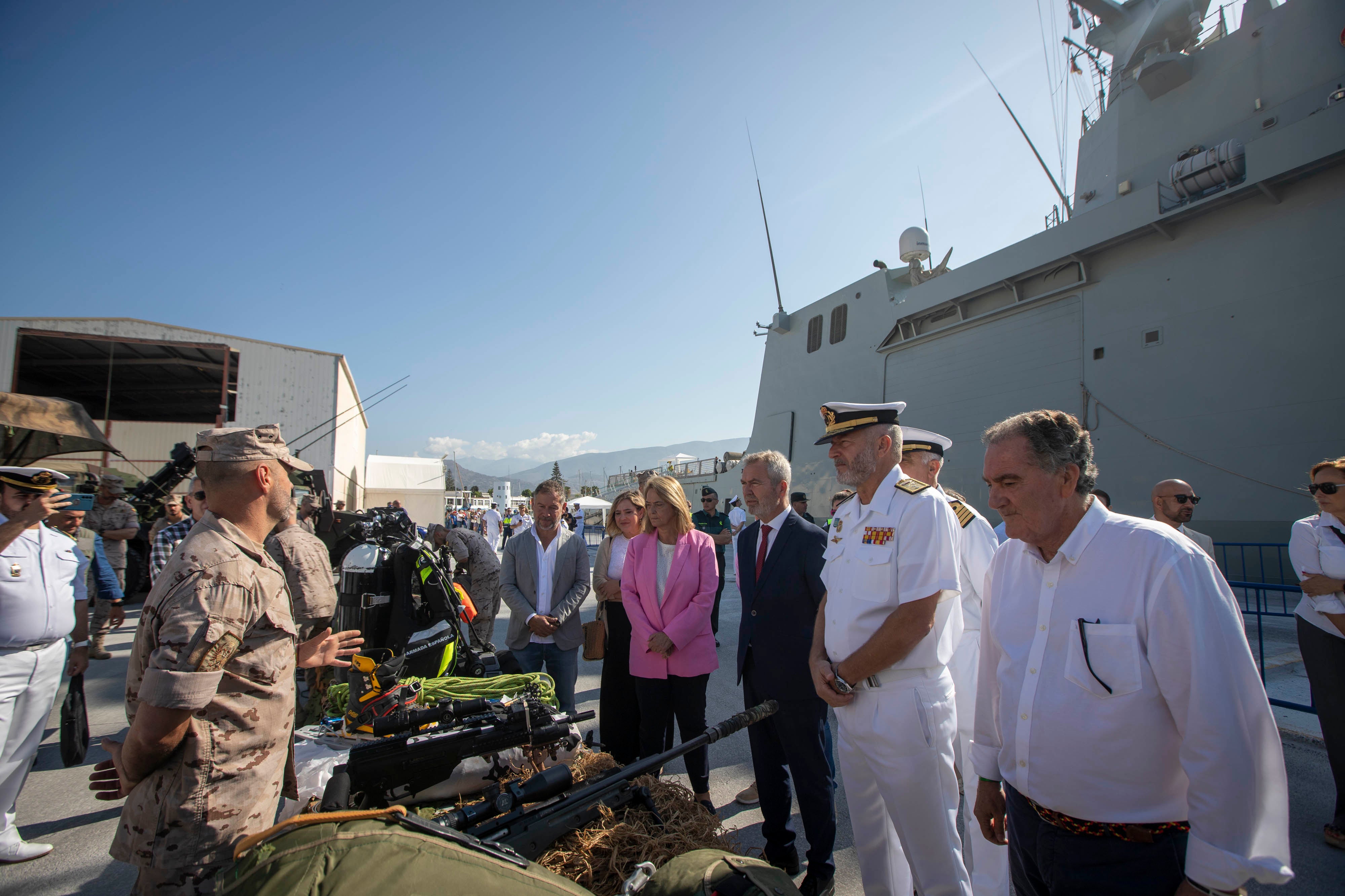 Las imágenes de los buques de la Armada en el Puerto de Motril