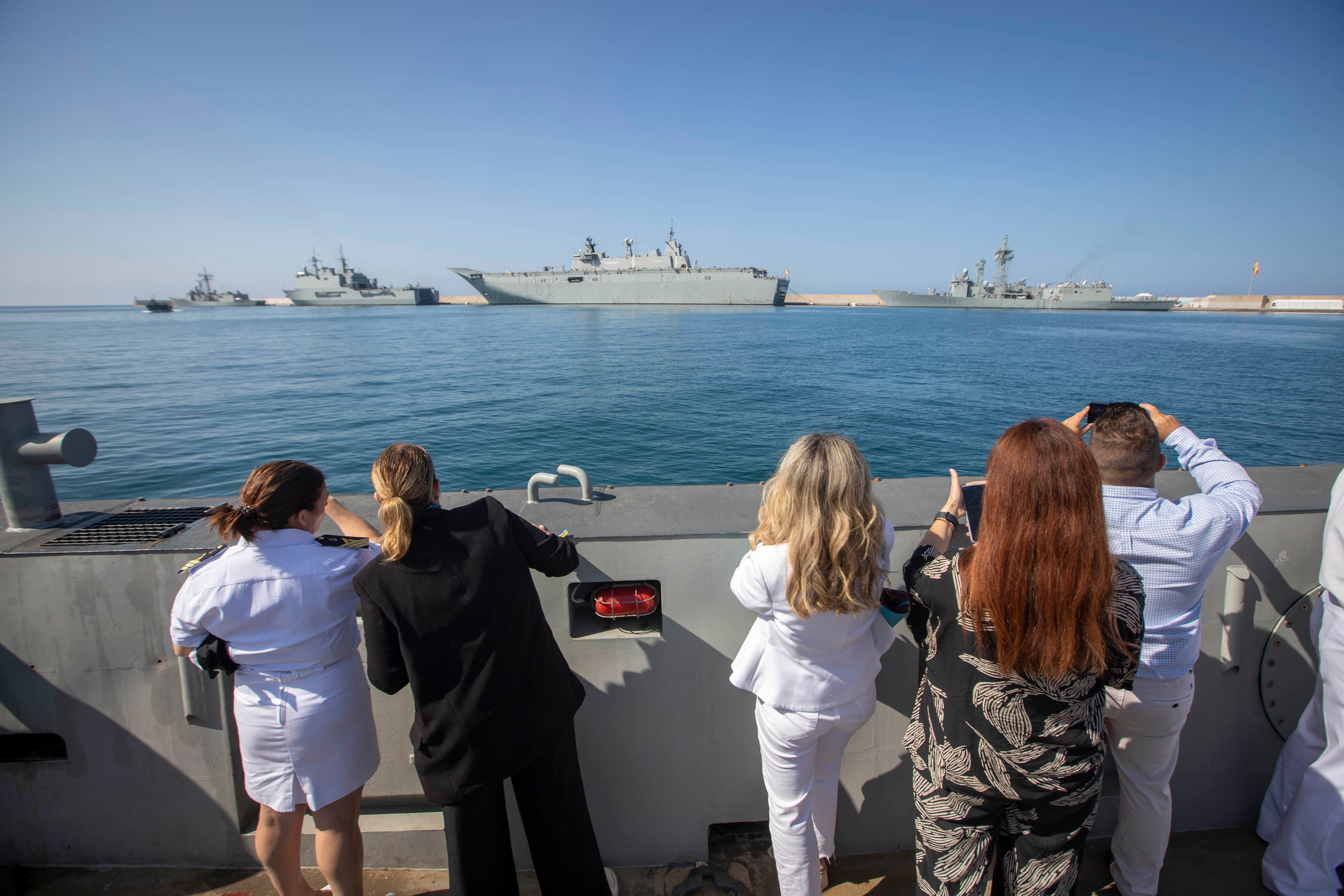 Las imágenes de los buques de la Armada en el Puerto de Motril