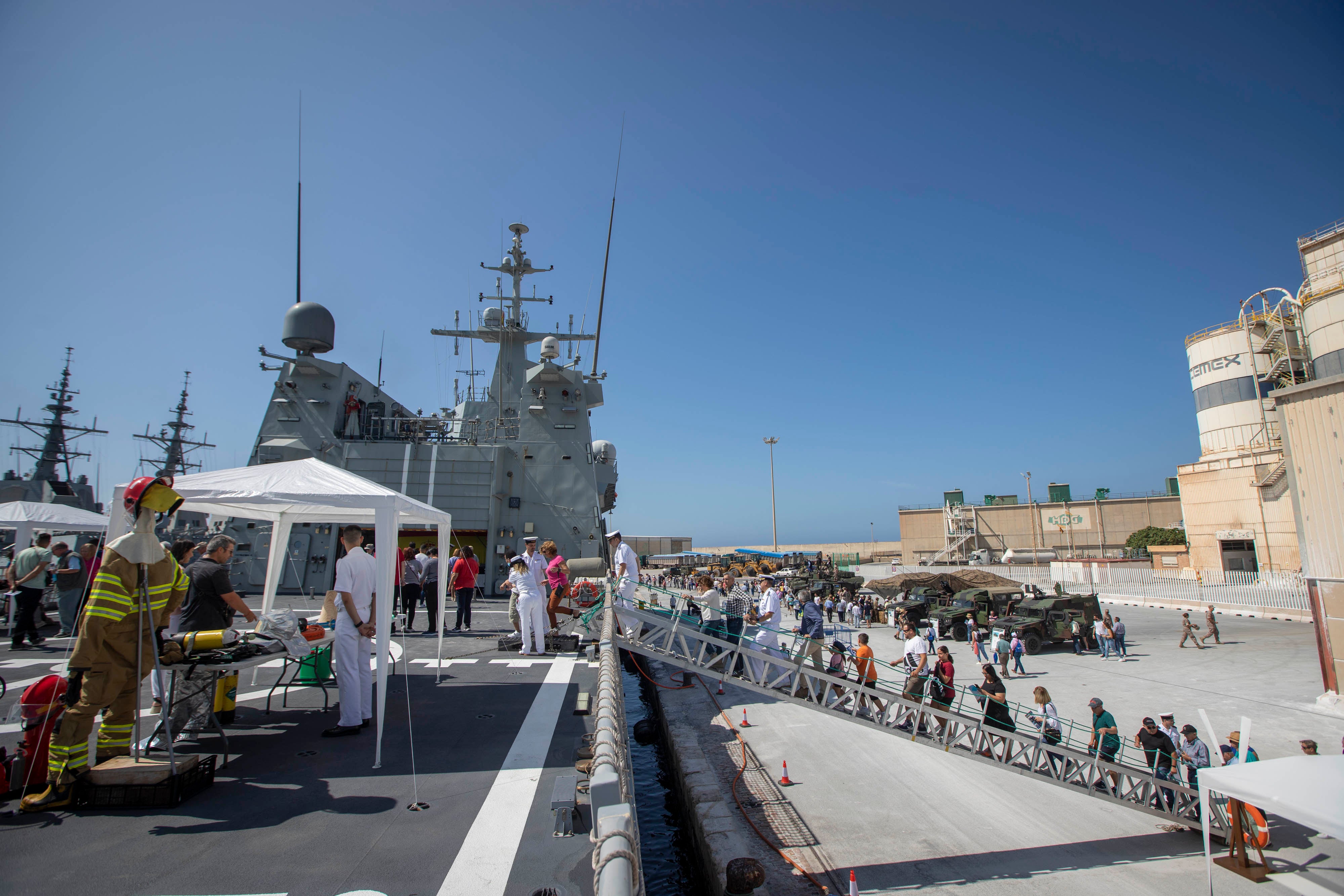 Las imágenes de los buques de la Armada en el Puerto de Motril