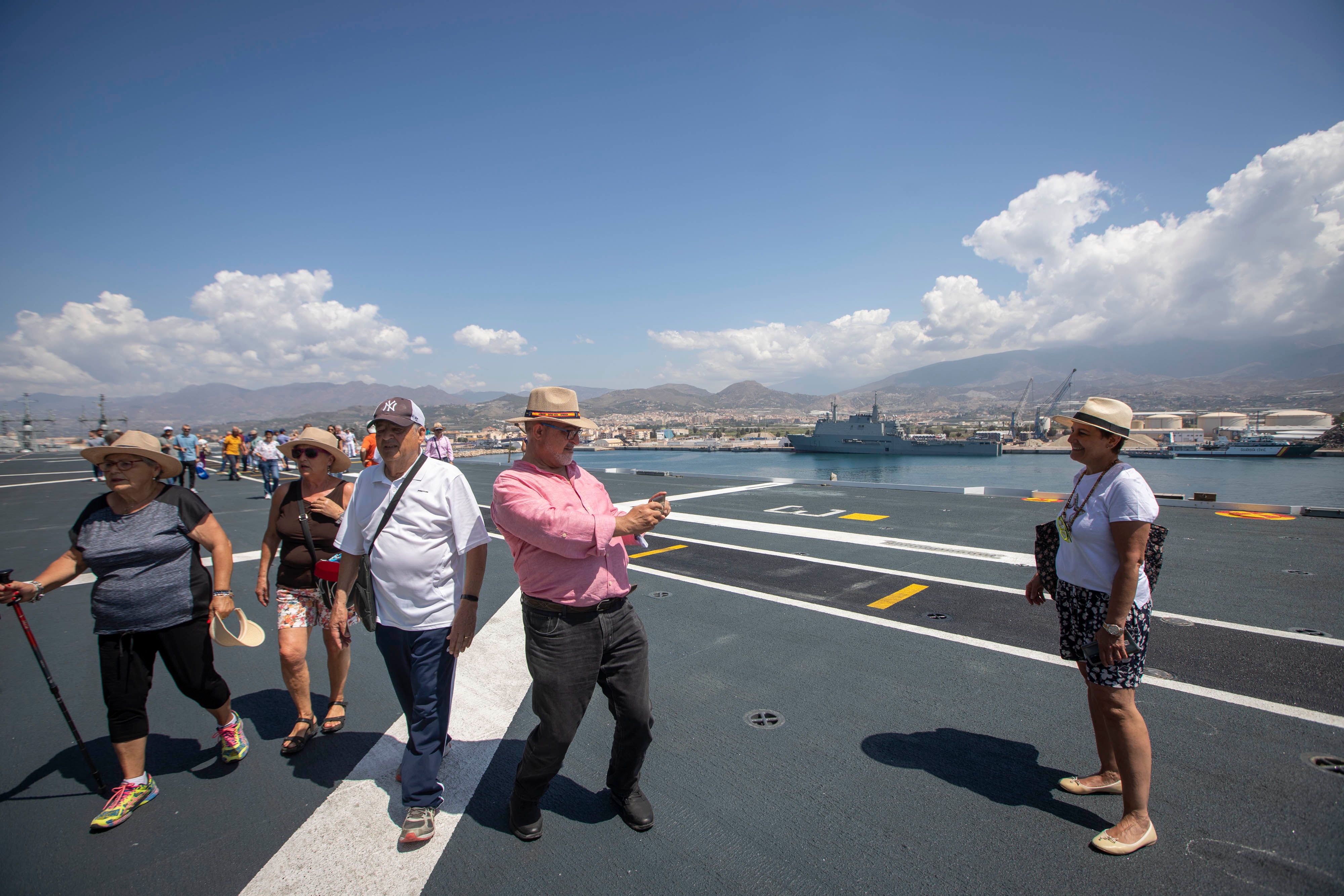 Las imágenes de los buques de la Armada en el Puerto de Motril