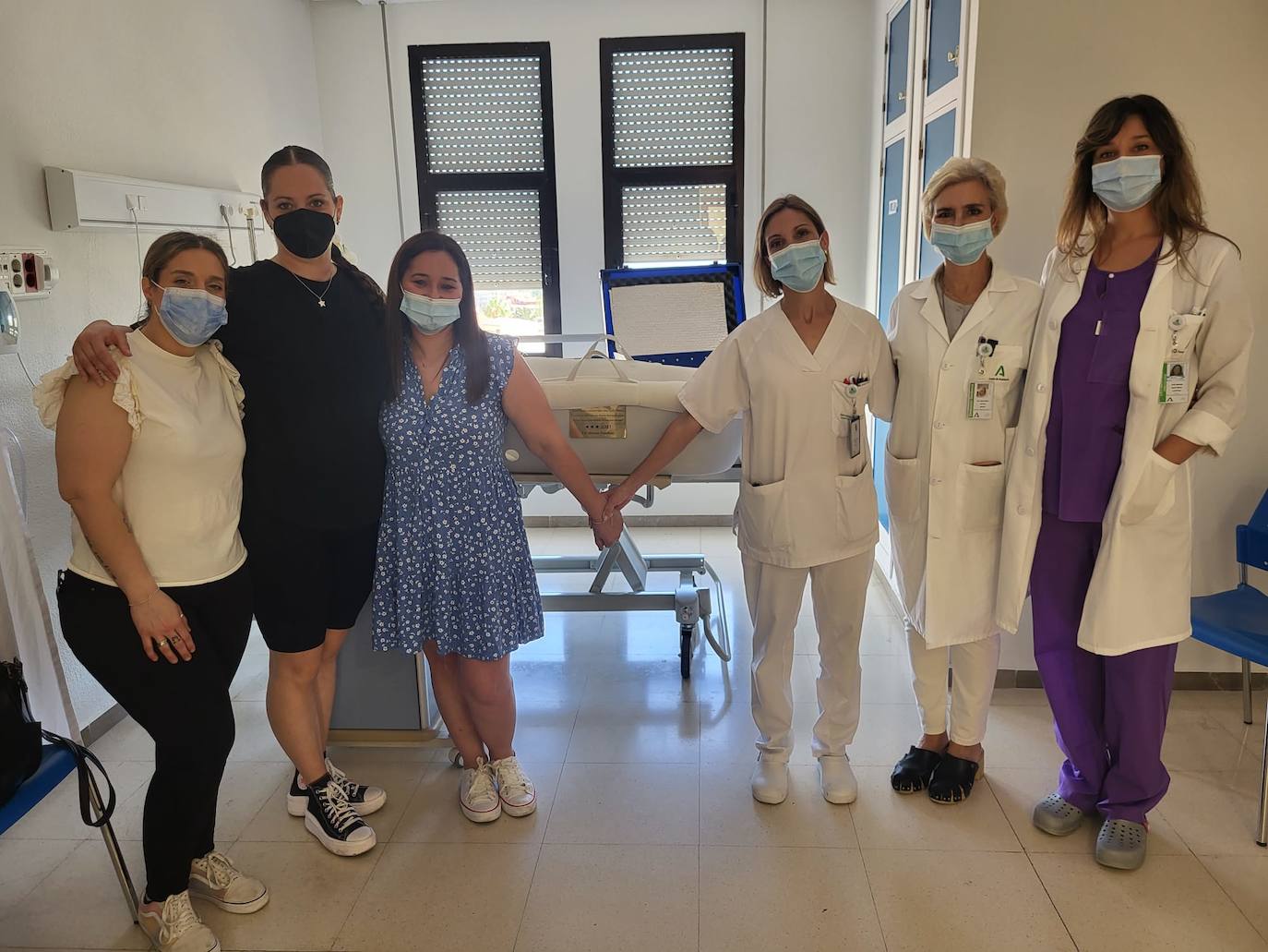 Madres donantes y profesionales sanitarios del Hospital Santa Ana de Motril.