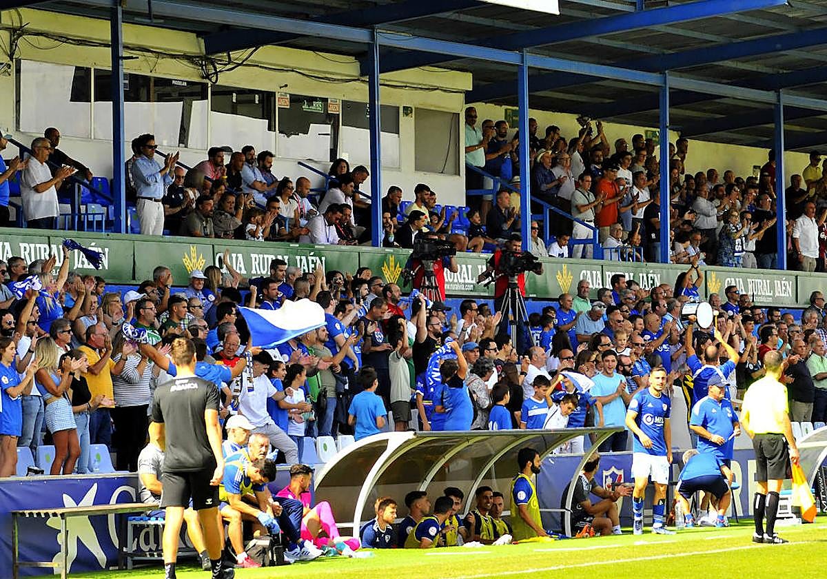 Vista lateral de la Tribuna Alta y Tribuna Baja, donde el abono estará amortizado solo con la compra de dos o más participaciones en la nueva Sociedad Anónima Deportiva.