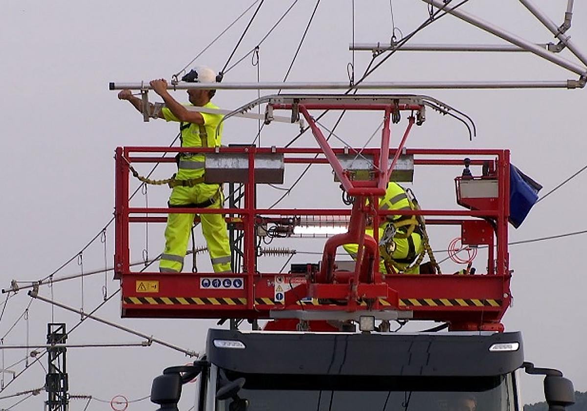 Adif destina 59 millones de euros a la electrificación del AVE Murcia-Almería