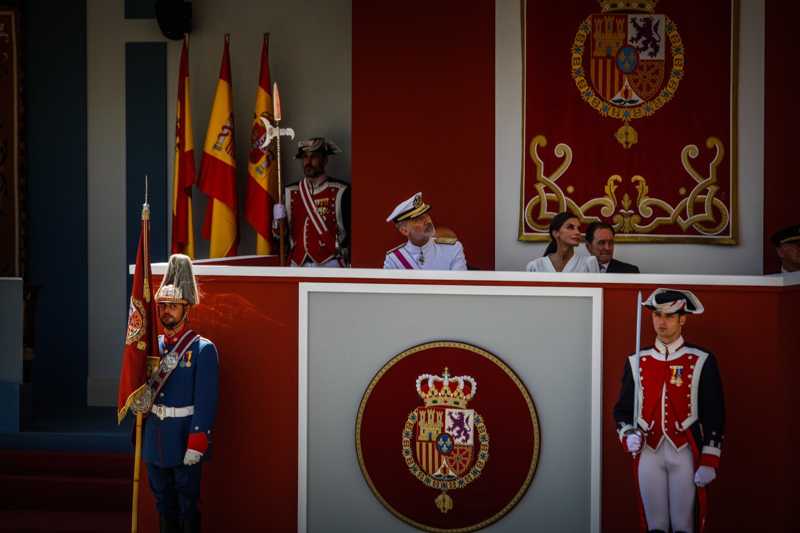 Las imágenes del desfile de las Fuerzas Armadas desde dentro y a vista de pájaro