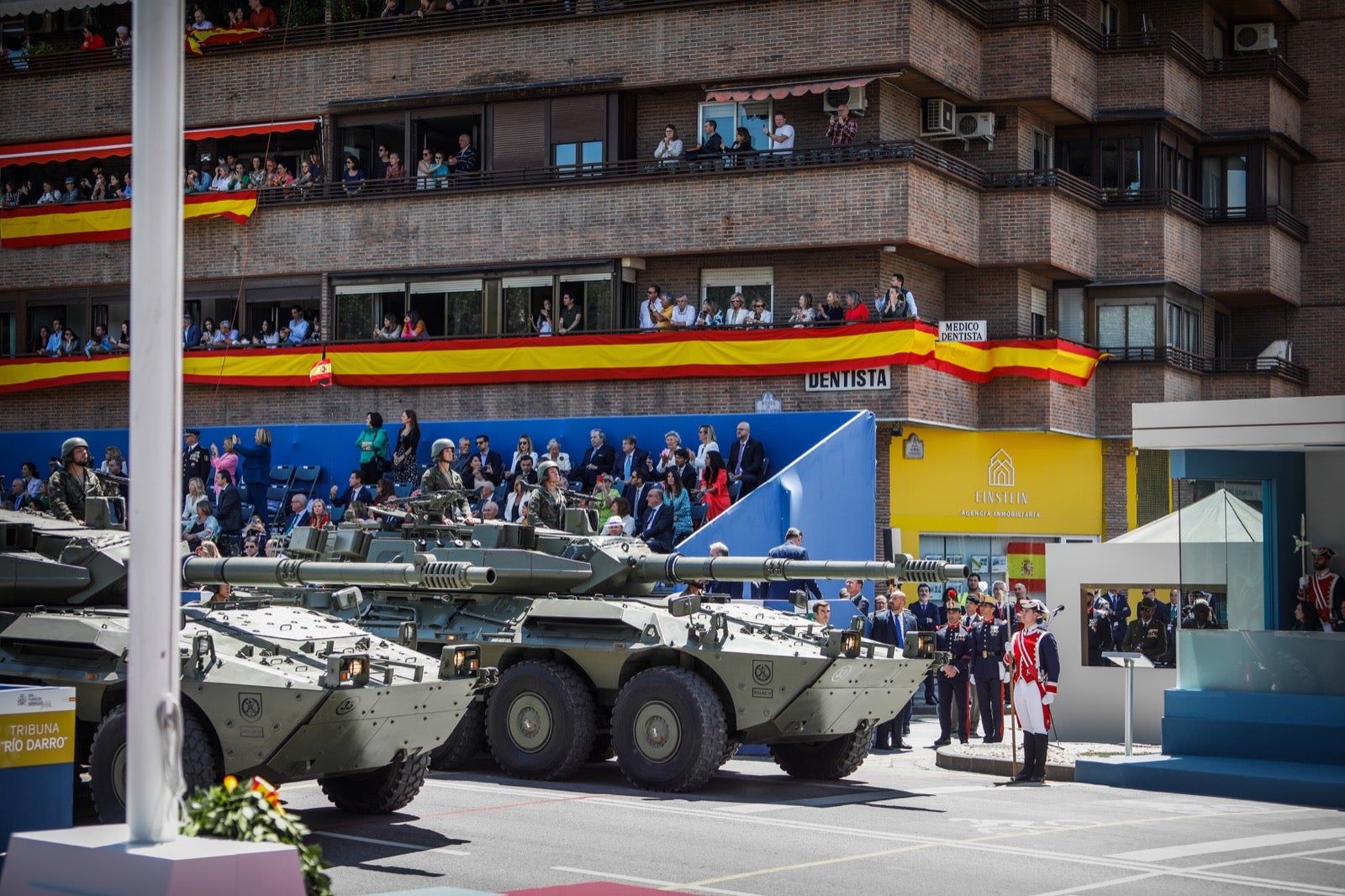 Las imágenes del desfile de las Fuerzas Armadas desde dentro y a vista de pájaro