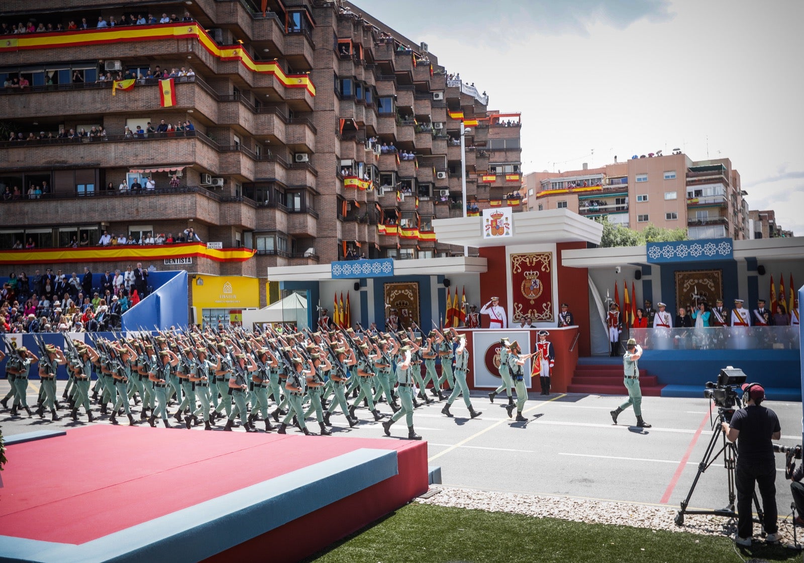 Las imágenes del desfile de las Fuerzas Armadas desde dentro y a vista de pájaro