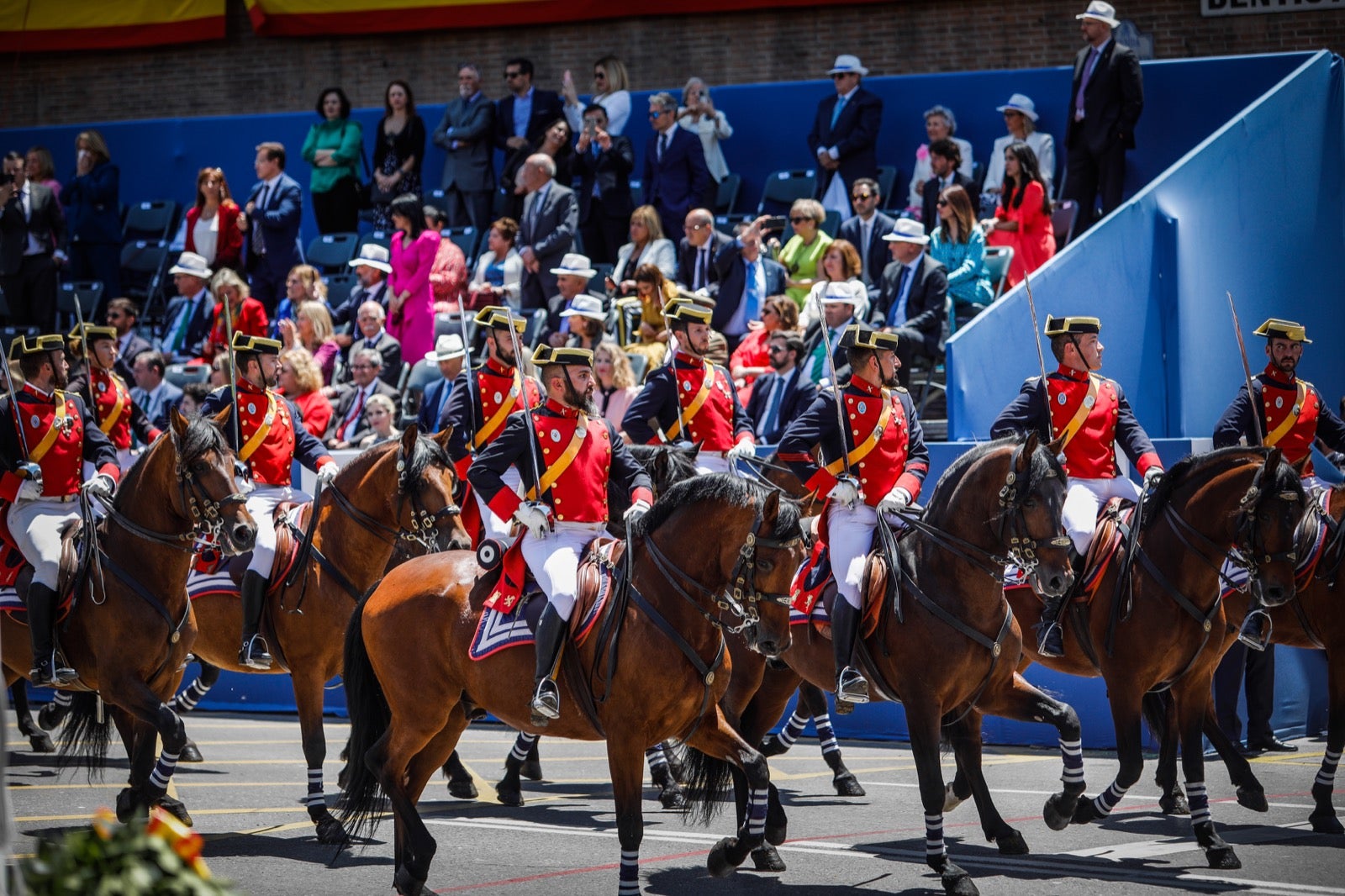 Las imágenes del desfile de las Fuerzas Armadas desde dentro y a vista de pájaro