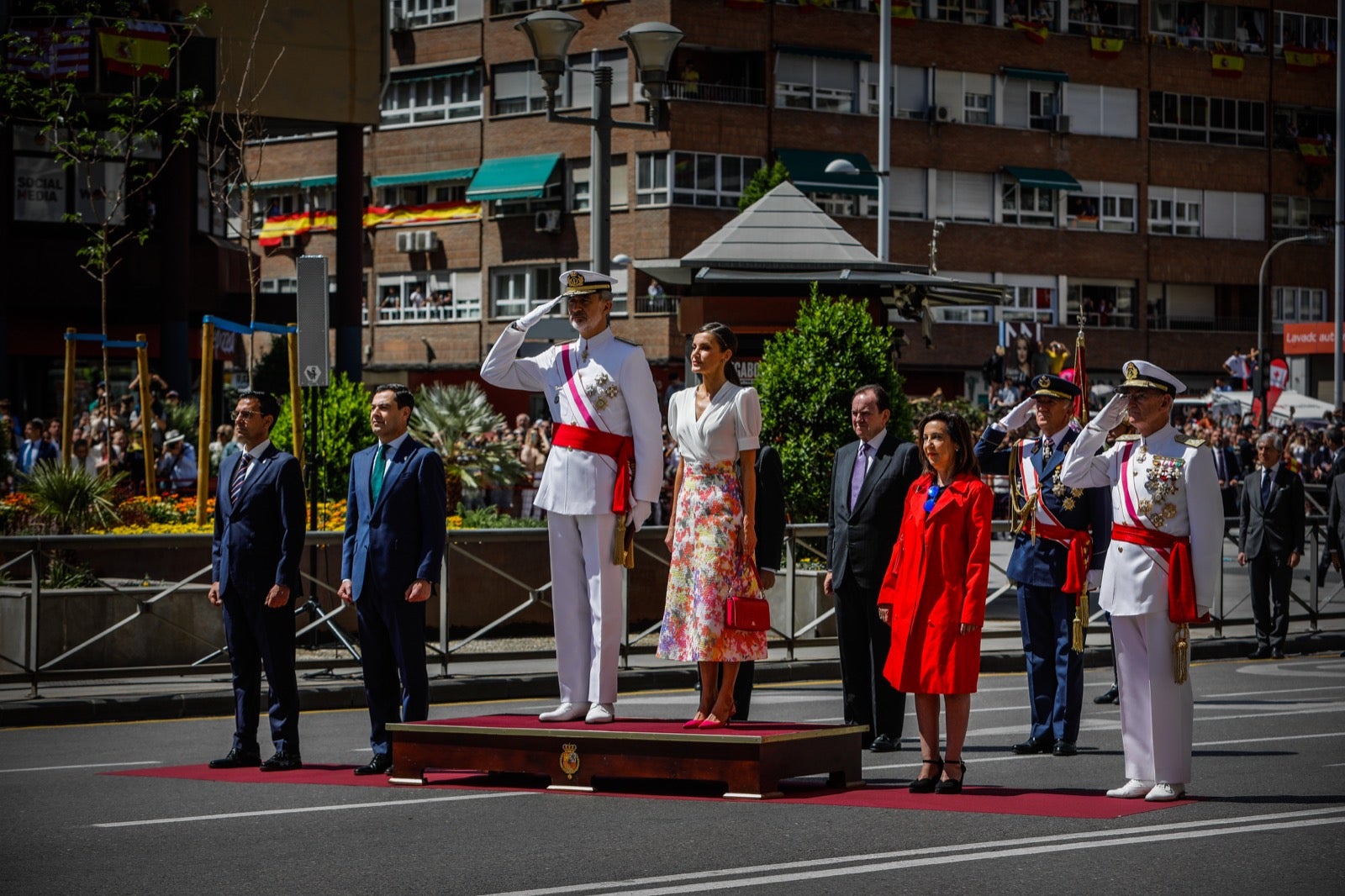 Las imágenes del desfile de las Fuerzas Armadas desde dentro y a vista de pájaro