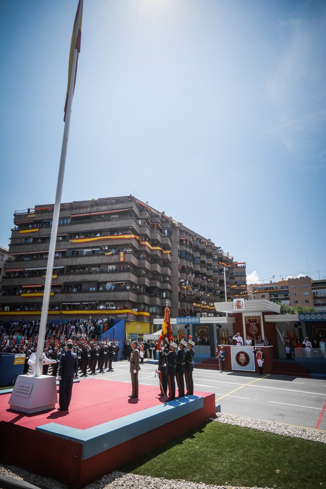 Las imágenes del desfile de las Fuerzas Armadas desde dentro y a vista de pájaro