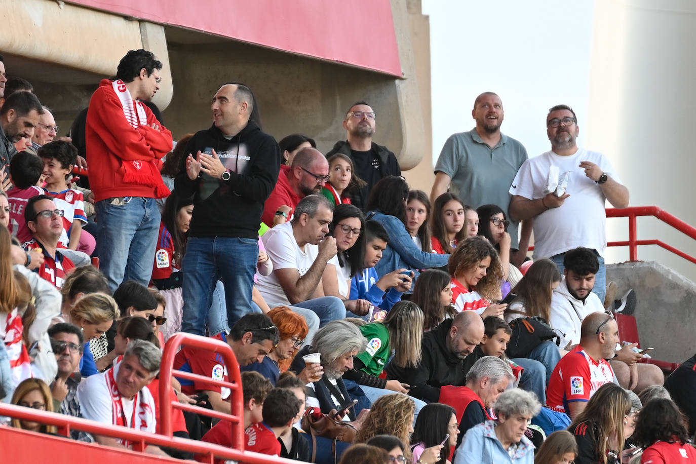 Encuéntrate en el partido del equipo femenino del Granada