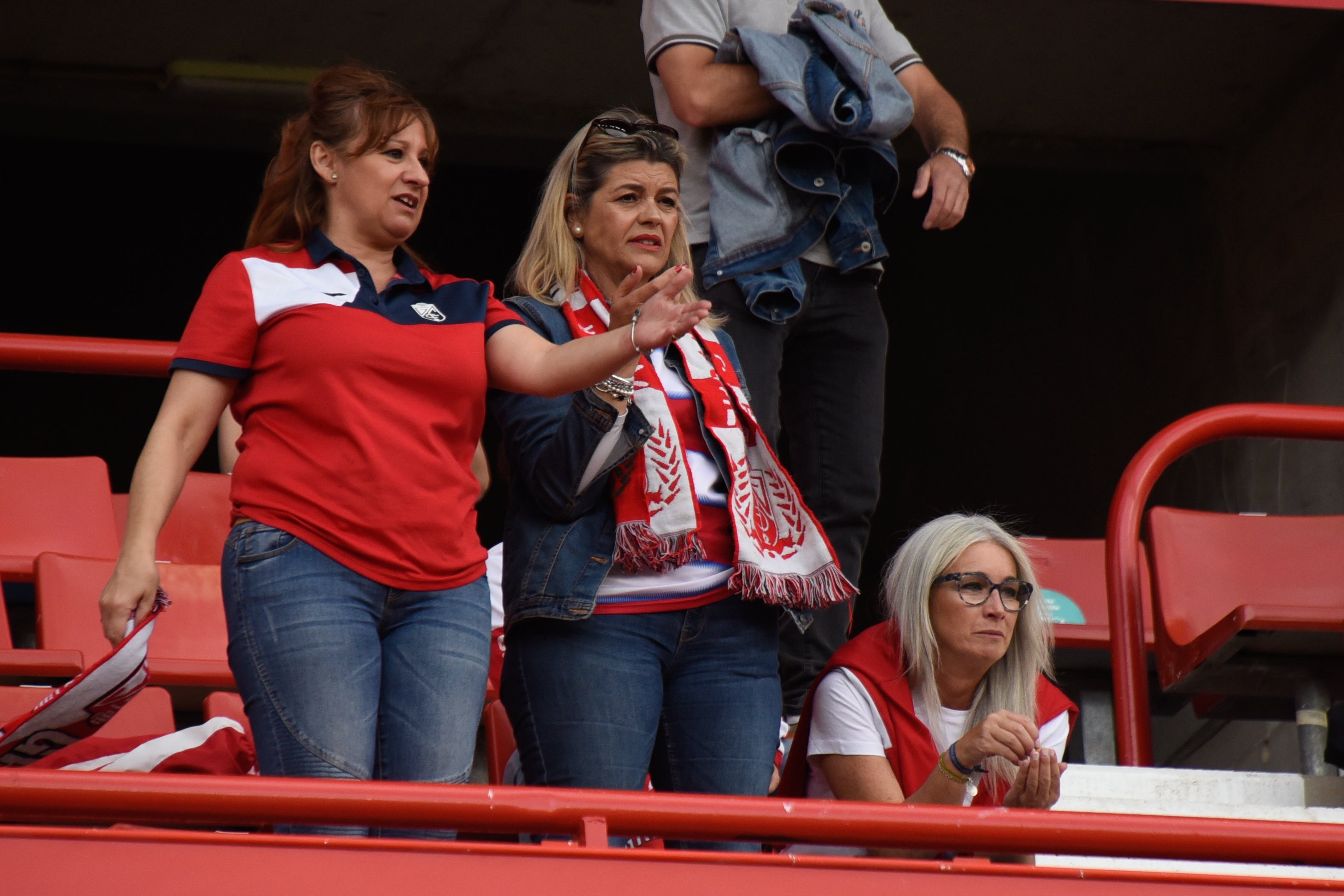 Encuéntrate en el partido del equipo femenino del Granada