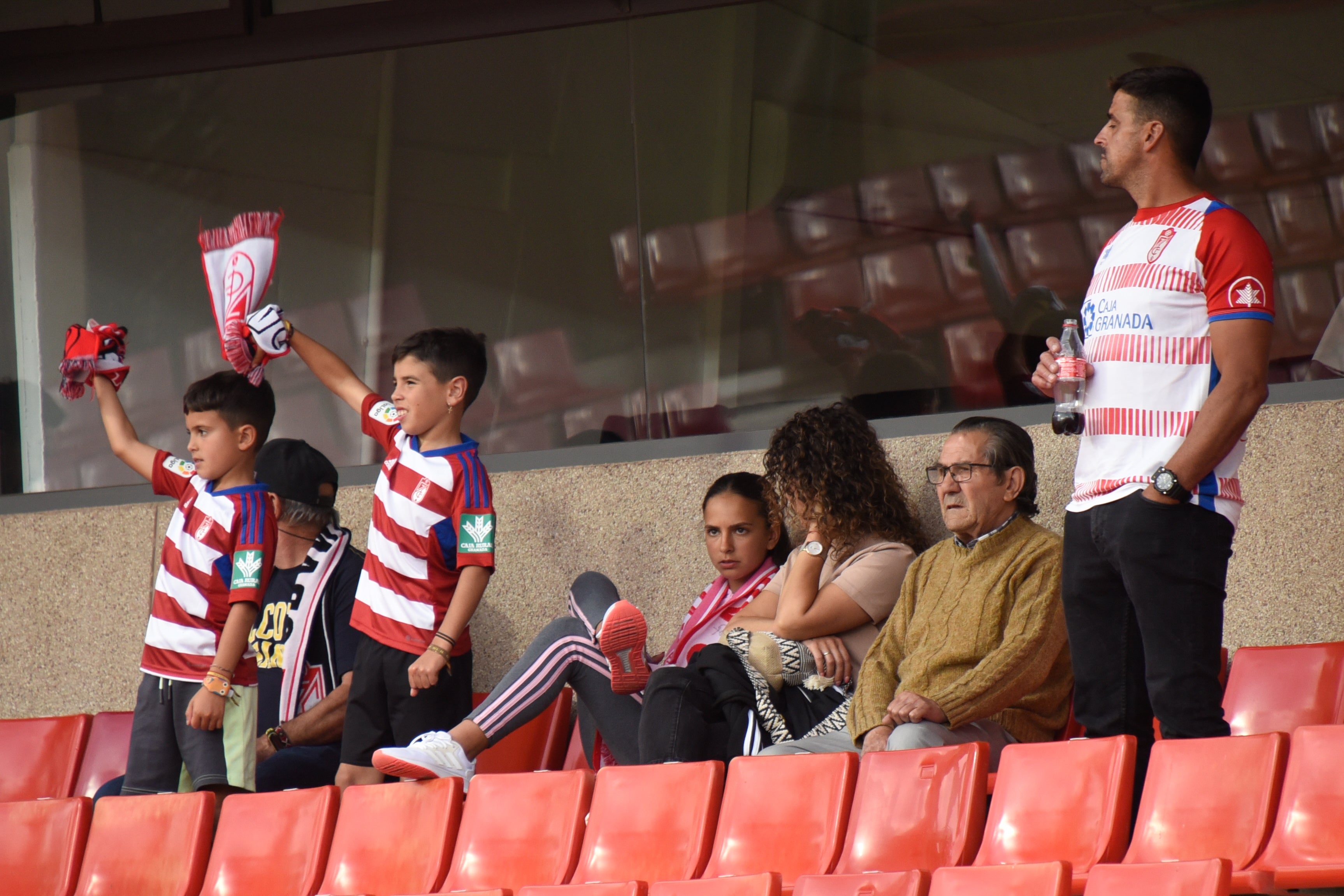 Encuéntrate en el partido del equipo femenino del Granada