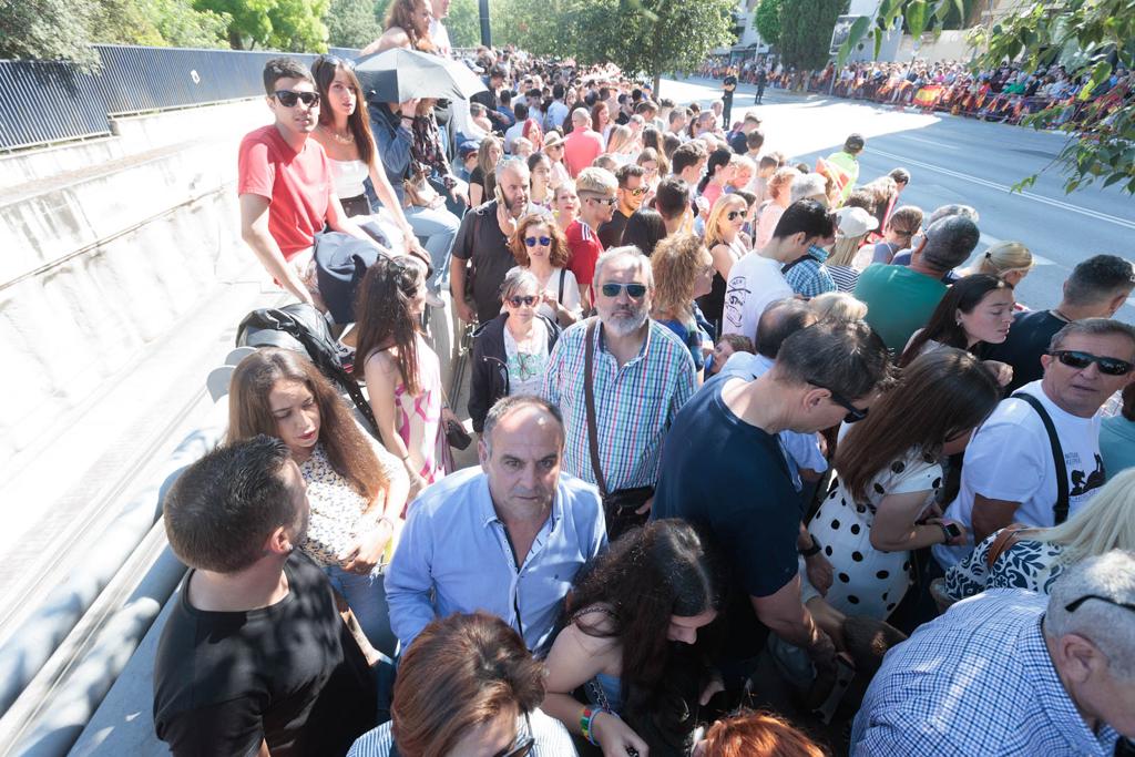 Las imágenes de los granadinos disfrutando del desfile de las Fuerzas Armadas