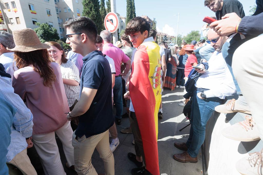 Las imágenes de los granadinos disfrutando del desfile de las Fuerzas Armadas