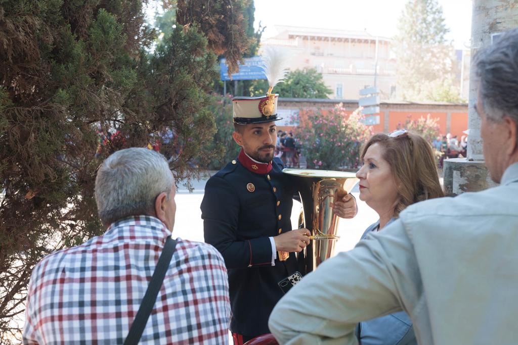 Las imágenes de los granadinos disfrutando del desfile de las Fuerzas Armadas