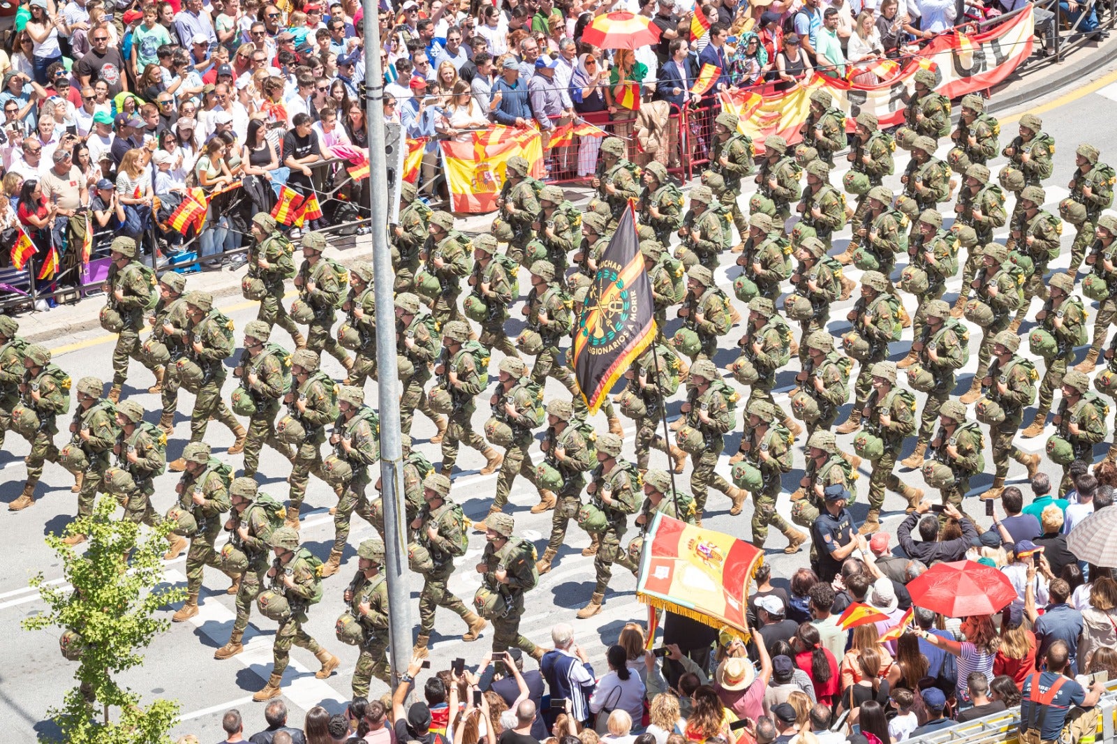 Las imágenes del desfile de las Fuerzas Armadas desde dentro y a vista de pájaro