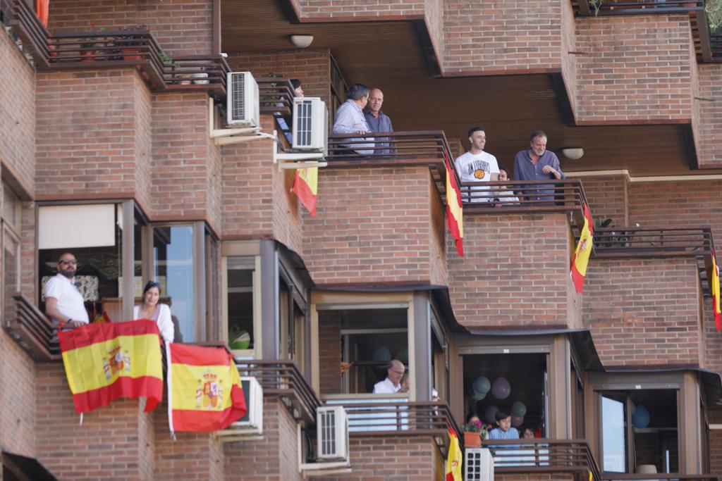 Las imágenes de los granadinos disfrutando del desfile de las Fuerzas Armadas