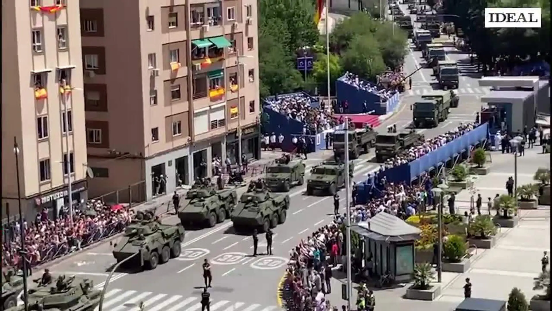 Así fue el desfile del Día de las Fuerzas Armadas en Granada Ideal