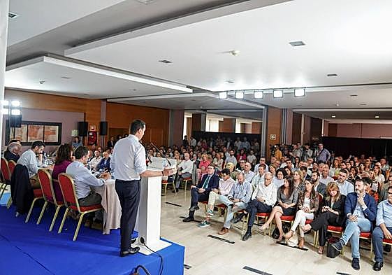 Reunión de la Junta Directiva del PP de Almería, este viernes, en el Hotel Elba.