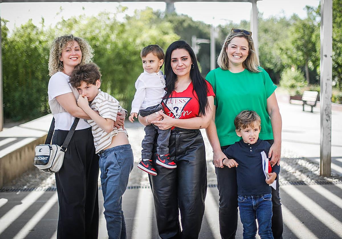 De izquierda a derecha, Raquel, Hugo, Cristina, Valentino, Inés y Fernando.