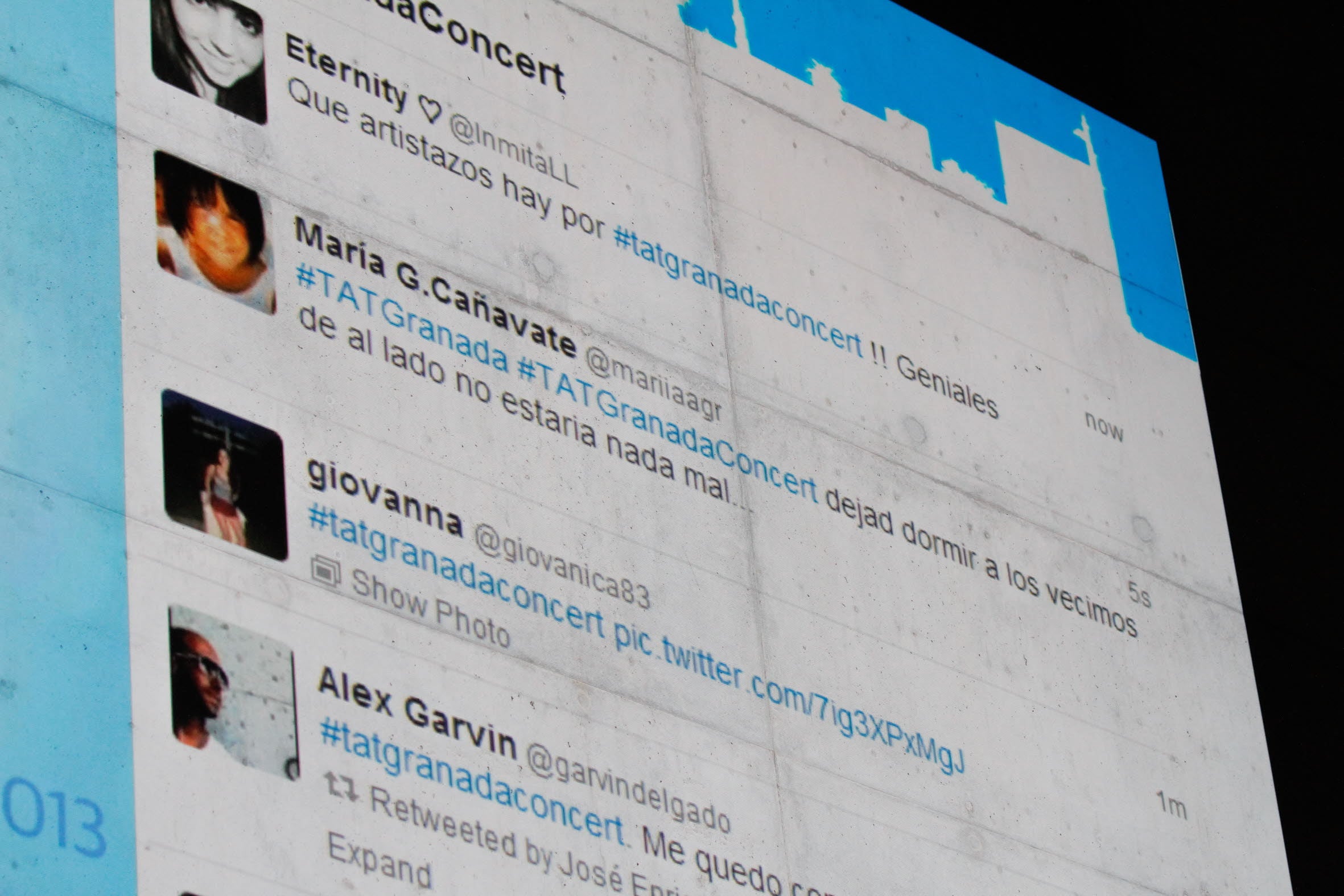 Tuits relacionados con un concierto.