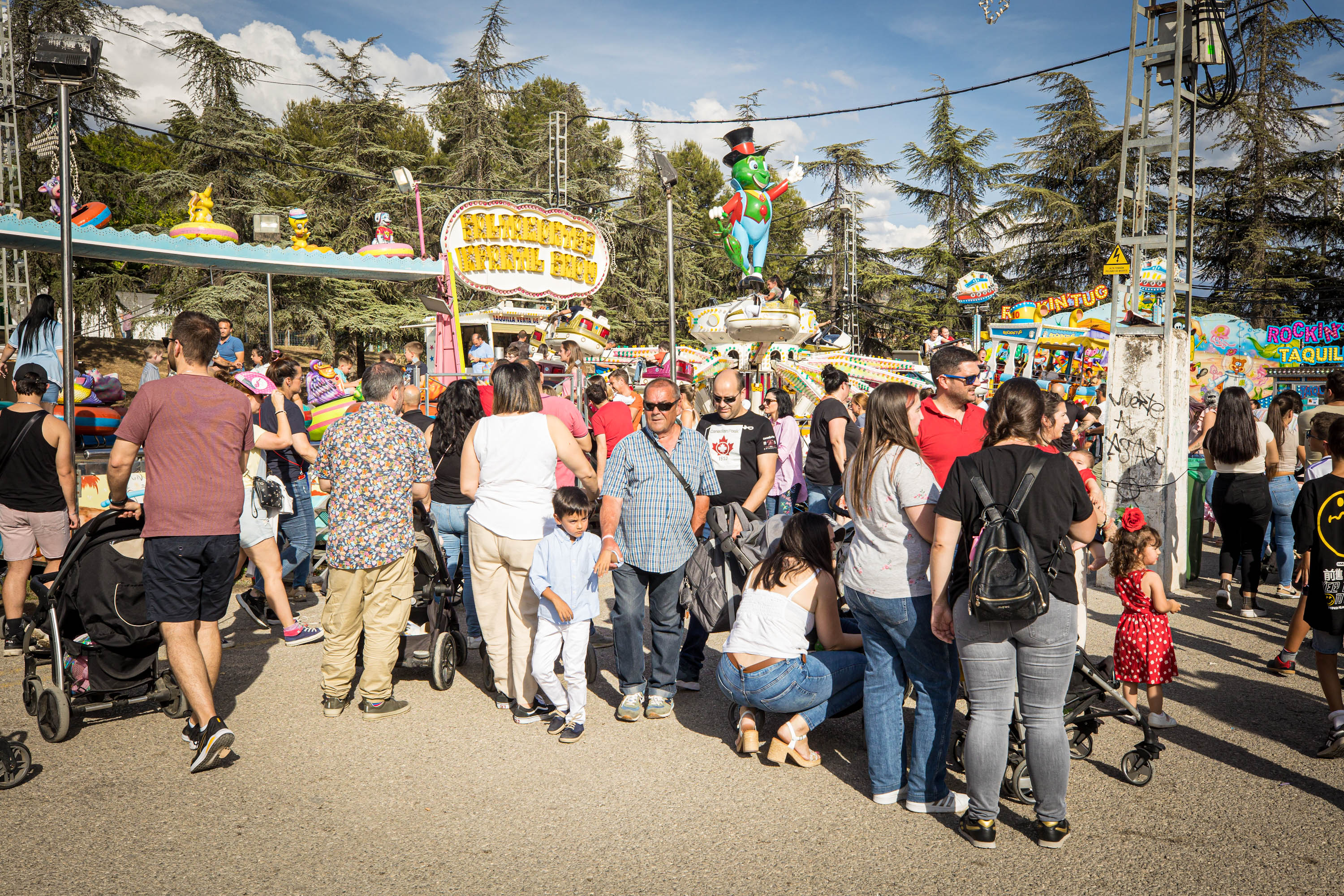 El día de los columpios &#039;baraticos&#039;, en imágenes
