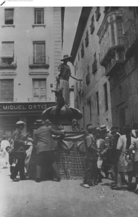 Los trajes de la Tarasca año a año desde 1936