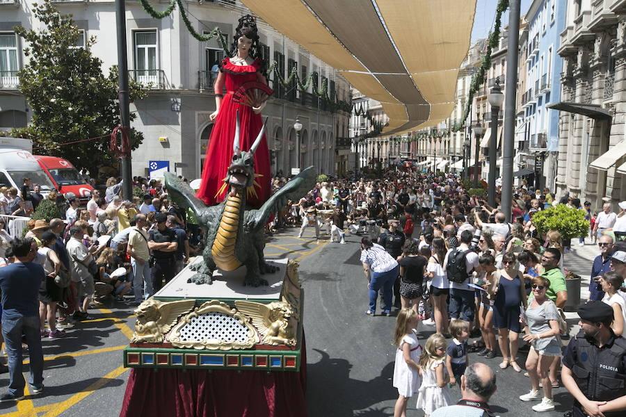 Los trajes de la Tarasca año a año desde 1936