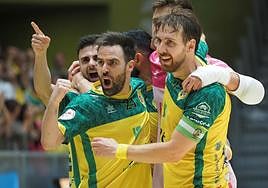 Celebración del tanto de Alan Brandi que daba el pase a la final a los amarillos.