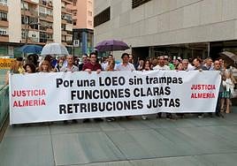 Concentración de funcionarios en la Ciudad de la Justicia de Almería.
