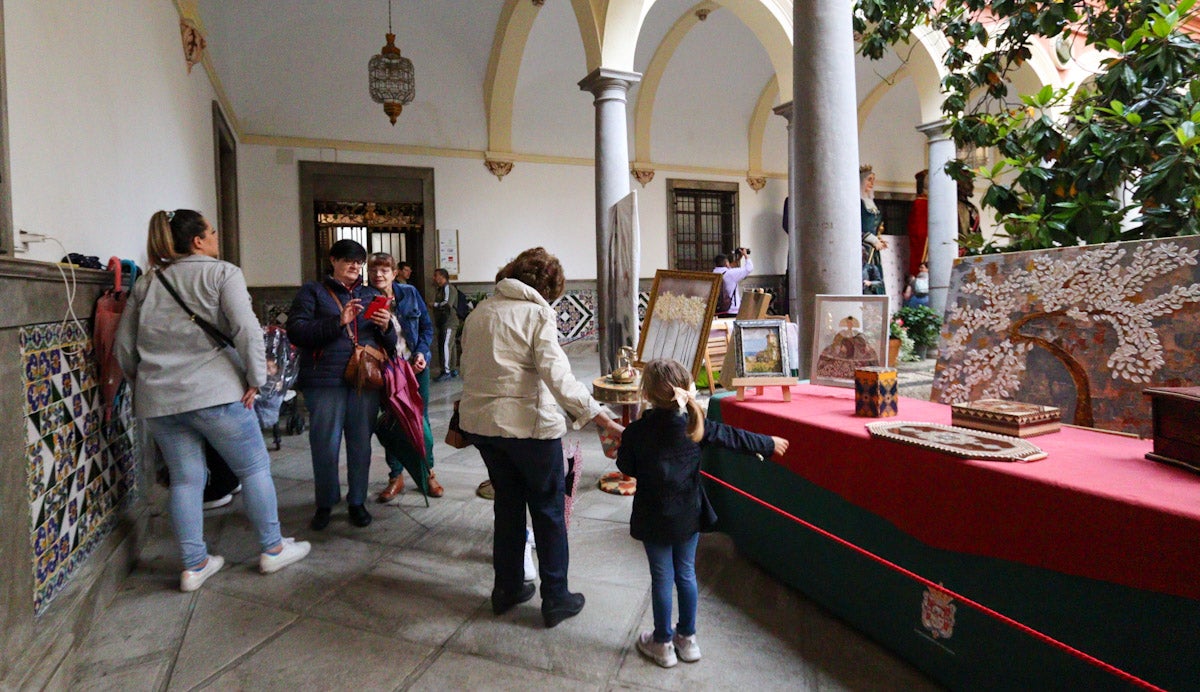 Las imágenes de los granadinos visitando a la Tarasca