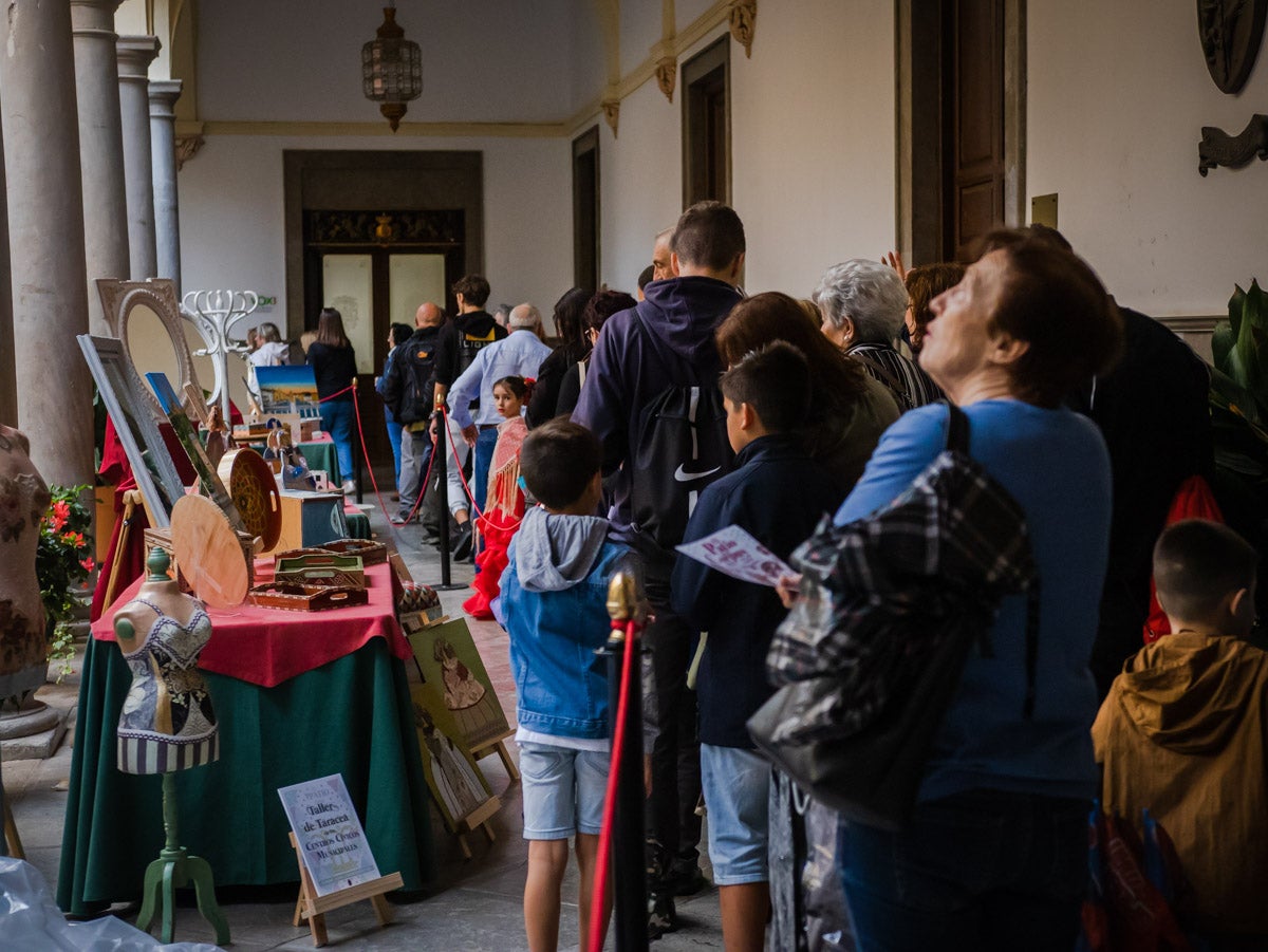 Las imágenes de los granadinos visitando a la Tarasca