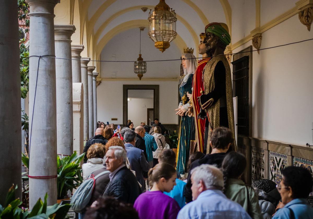 Las imágenes de los granadinos visitando a la Tarasca