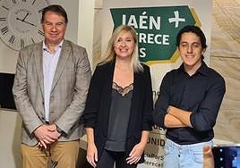 Por la izquierda, Manuel Carlos Vallejo, María Espejo y Luis García, los tres concejales de JM+.