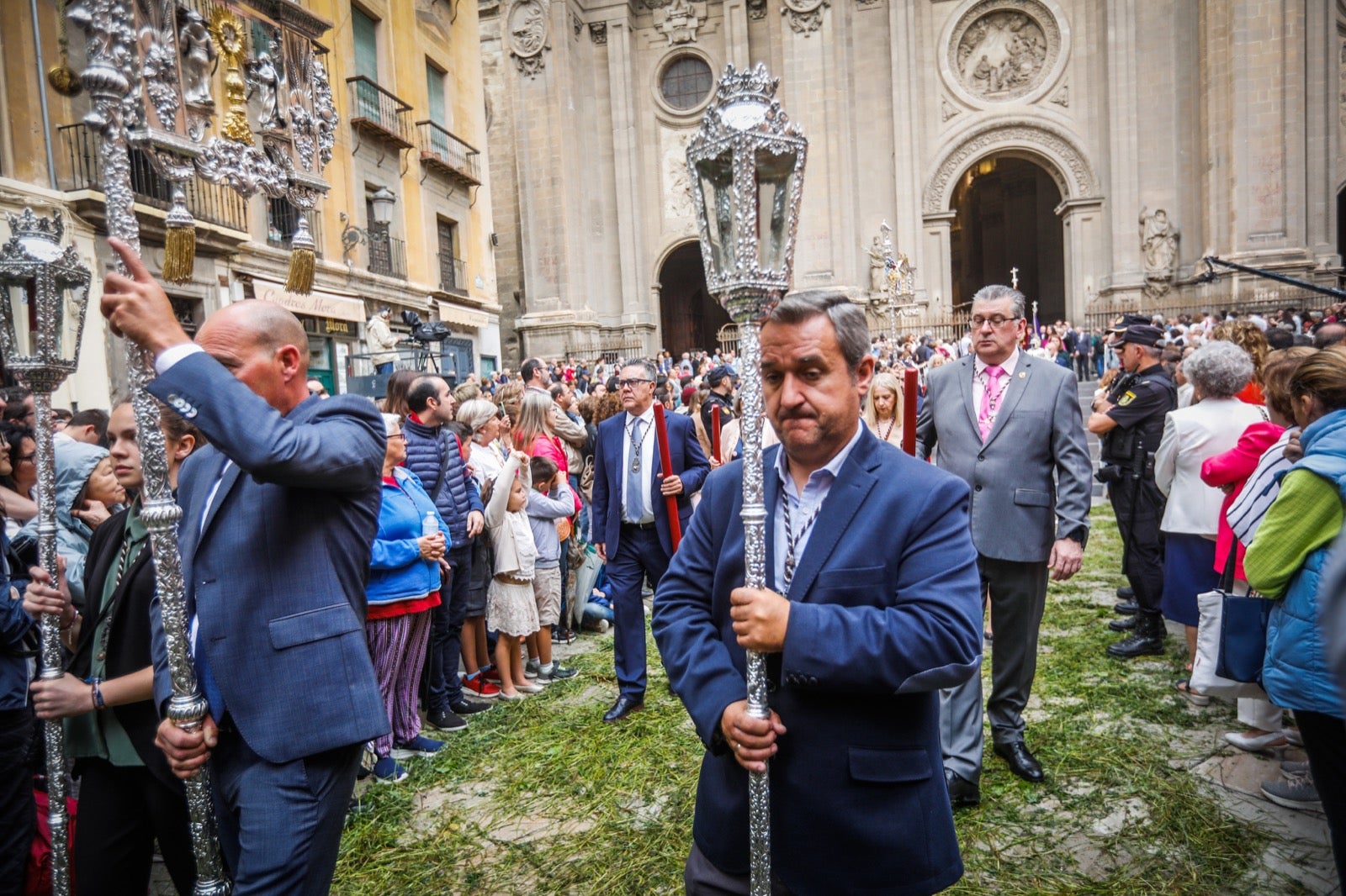 Las imágenes de la procesión del Corpus y la Tarasca por las calles de Granada