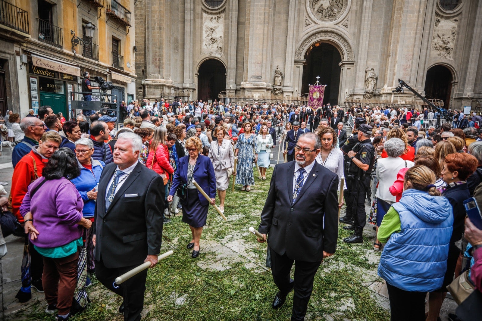 Las imágenes de la procesión del Corpus y la Tarasca por las calles de Granada