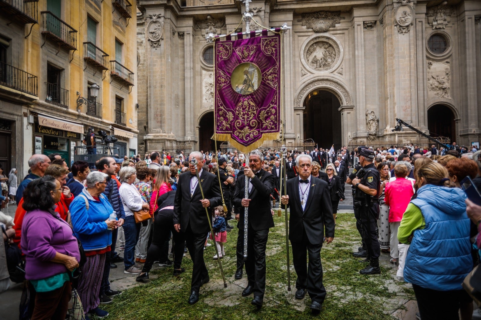 Las imágenes de la procesión del Corpus y la Tarasca por las calles de Granada