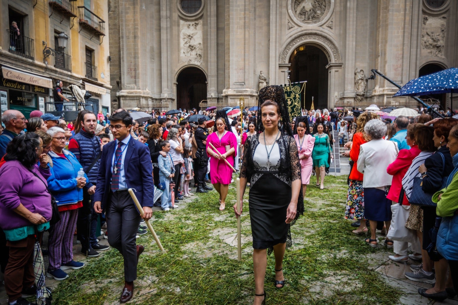 Las imágenes de la procesión del Corpus y la Tarasca por las calles de Granada