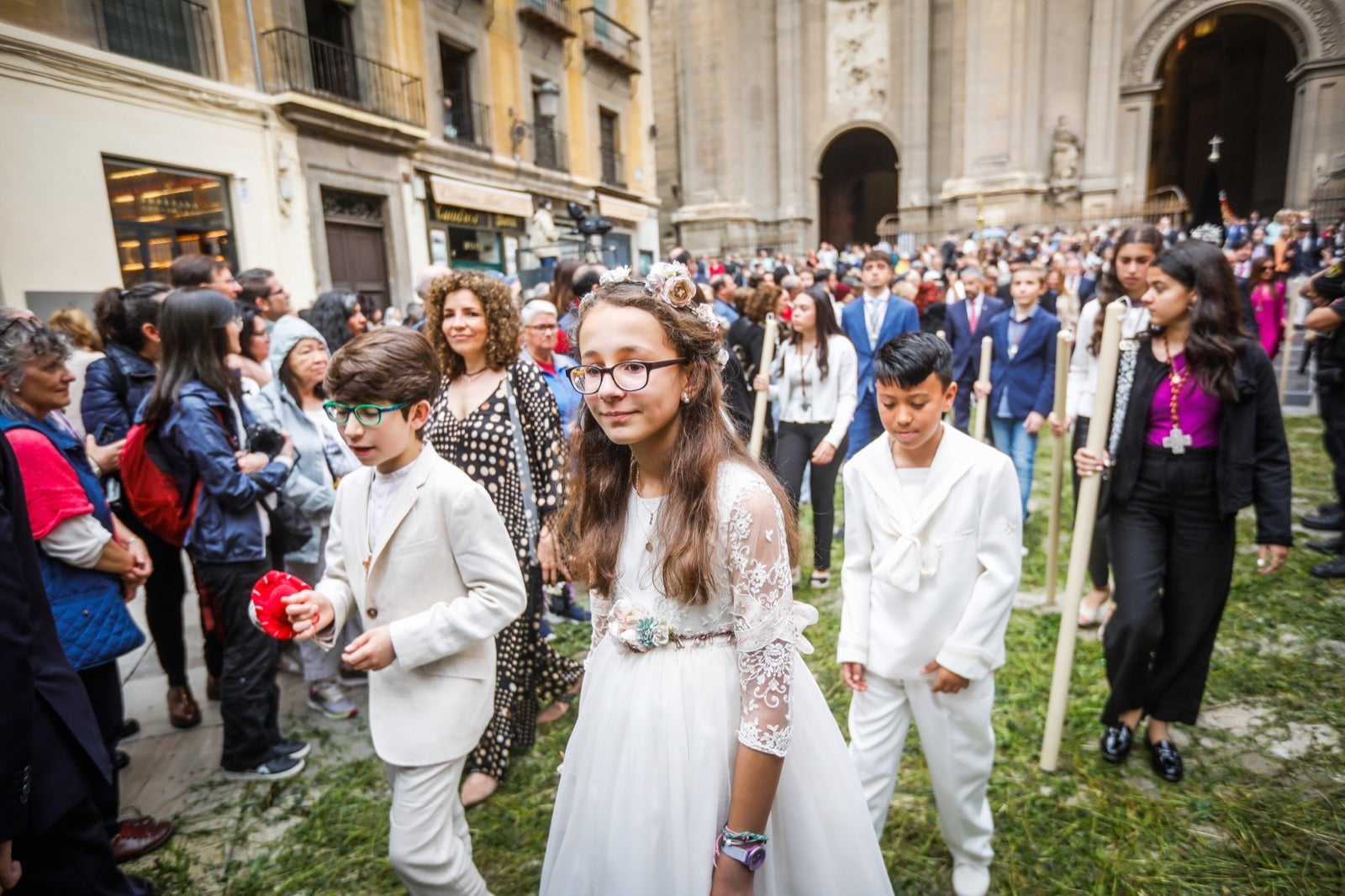 Las imágenes de la procesión del Corpus y la Tarasca por las calles de Granada