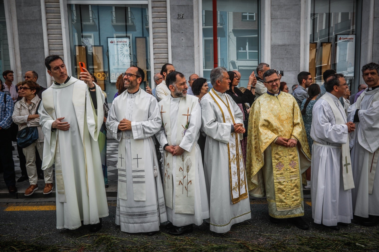 Las imágenes de la procesión del Corpus y la Tarasca por las calles de Granada