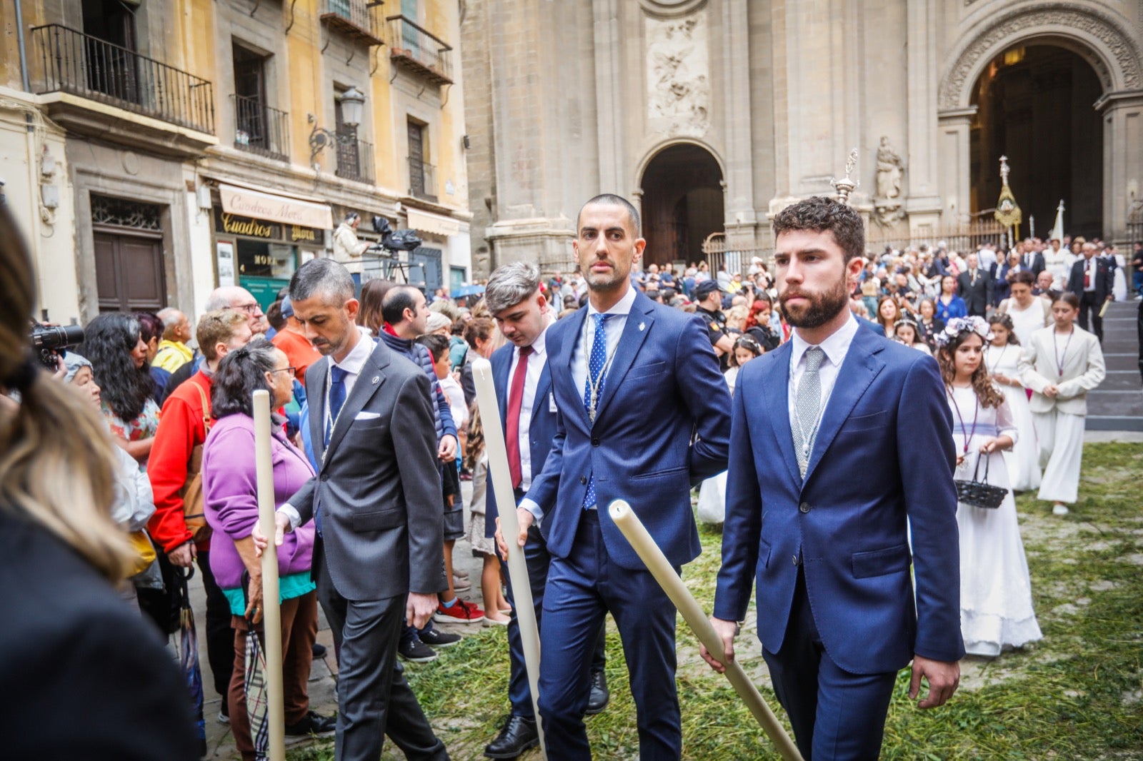 Las imágenes de la procesión del Corpus y la Tarasca por las calles de Granada