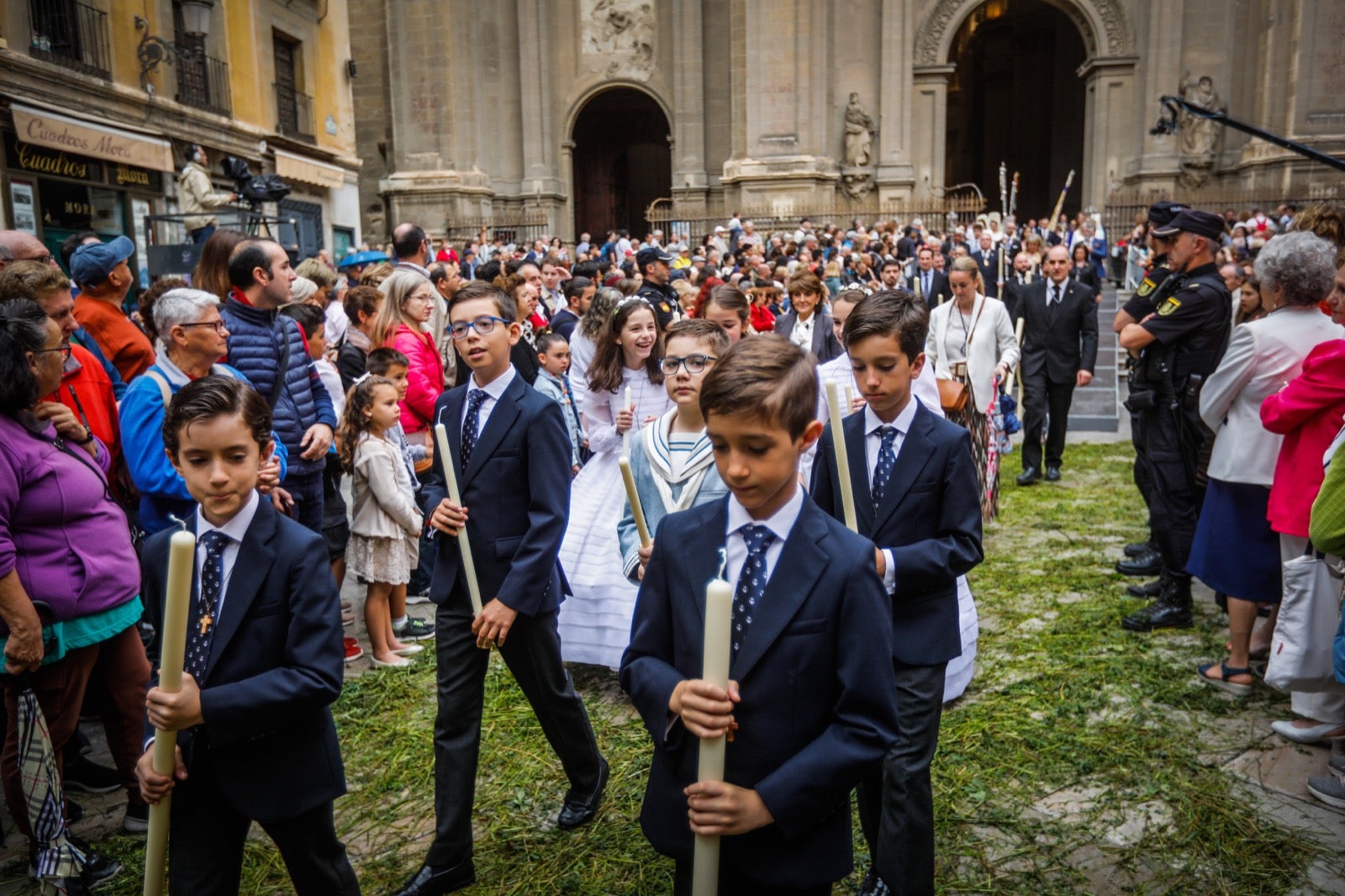 Las imágenes de la procesión del Corpus y la Tarasca por las calles de Granada