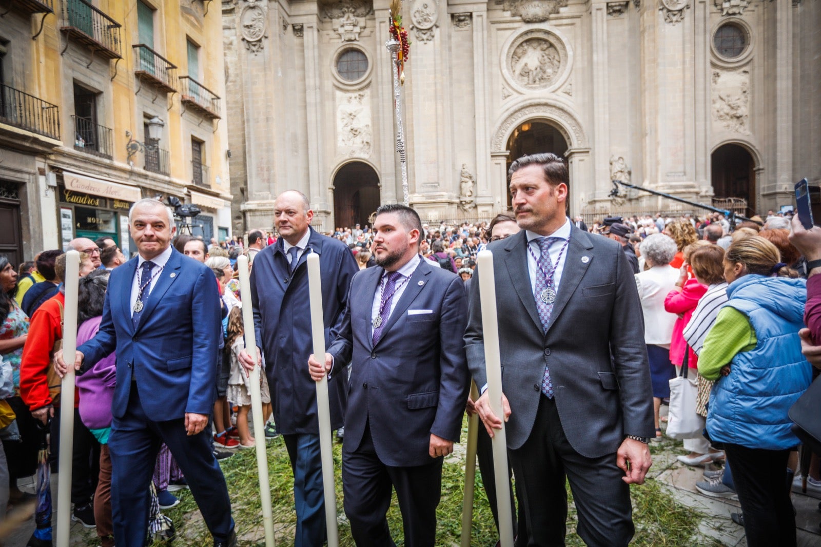 Las imágenes de la procesión del Corpus y la Tarasca por las calles de Granada