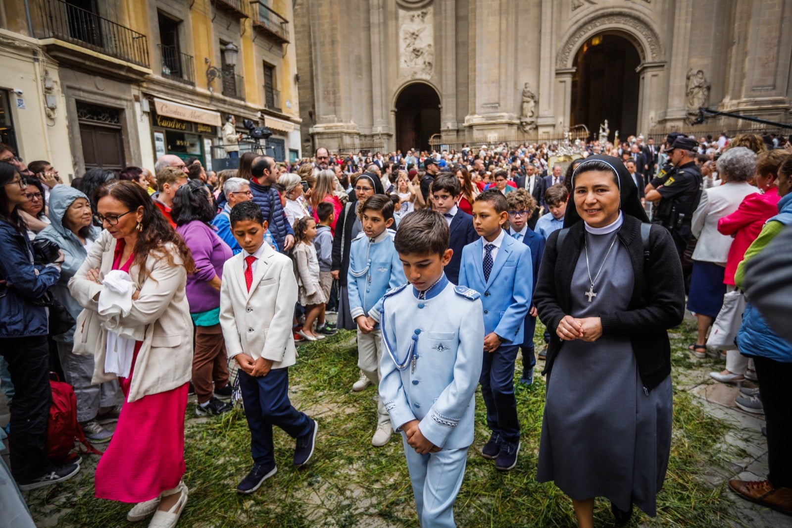 Las imágenes de la procesión del Corpus y la Tarasca por las calles de Granada