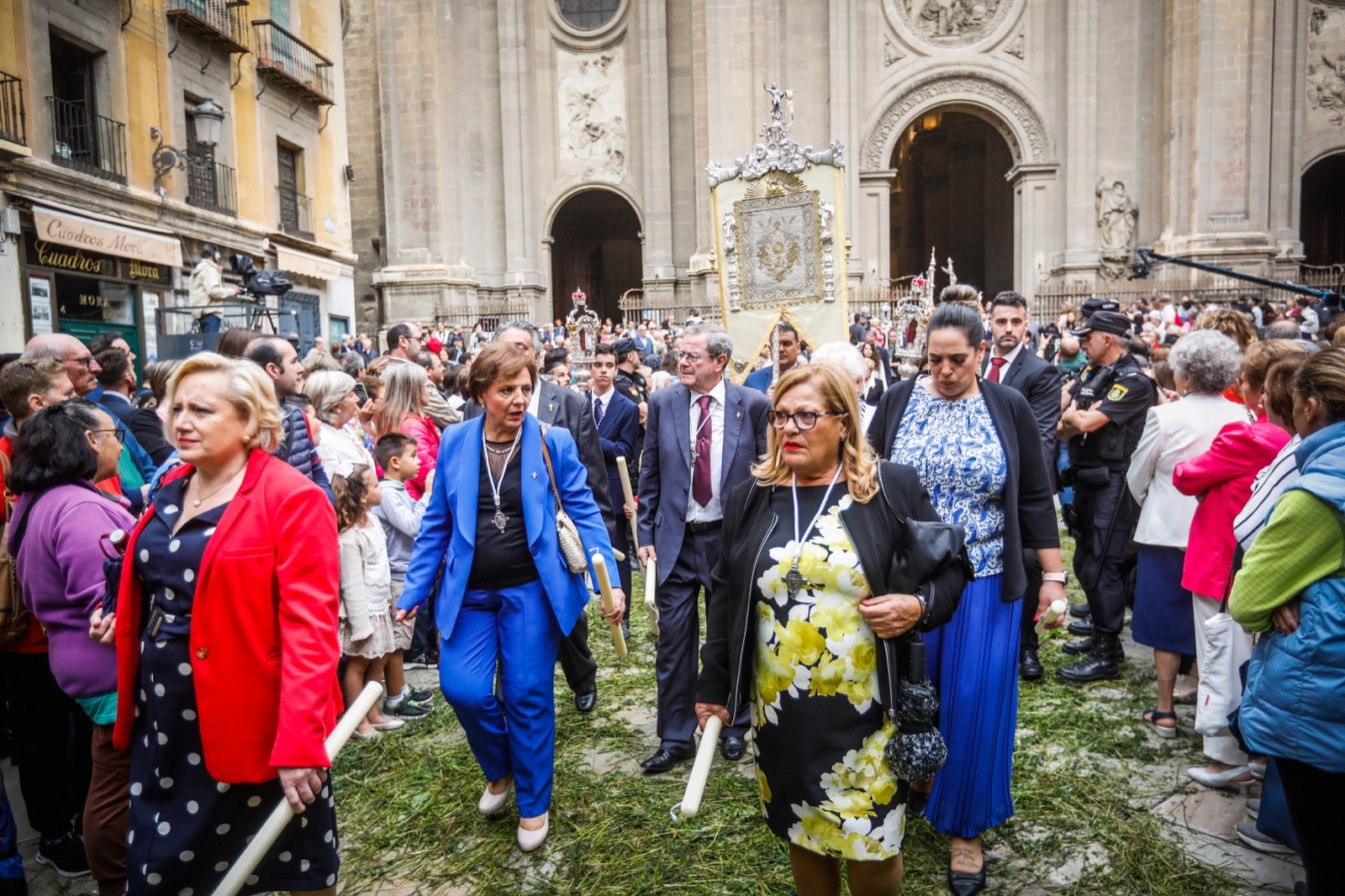 Las imágenes de la procesión del Corpus y la Tarasca por las calles de Granada