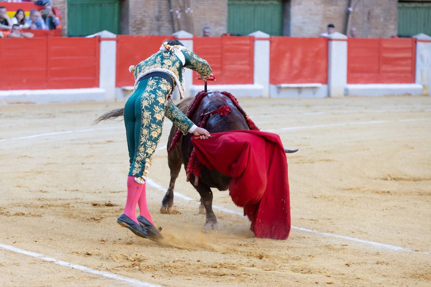 Las imágenes de la tarde triunfal de El Juli, Roca Rey y Tomás Rufo