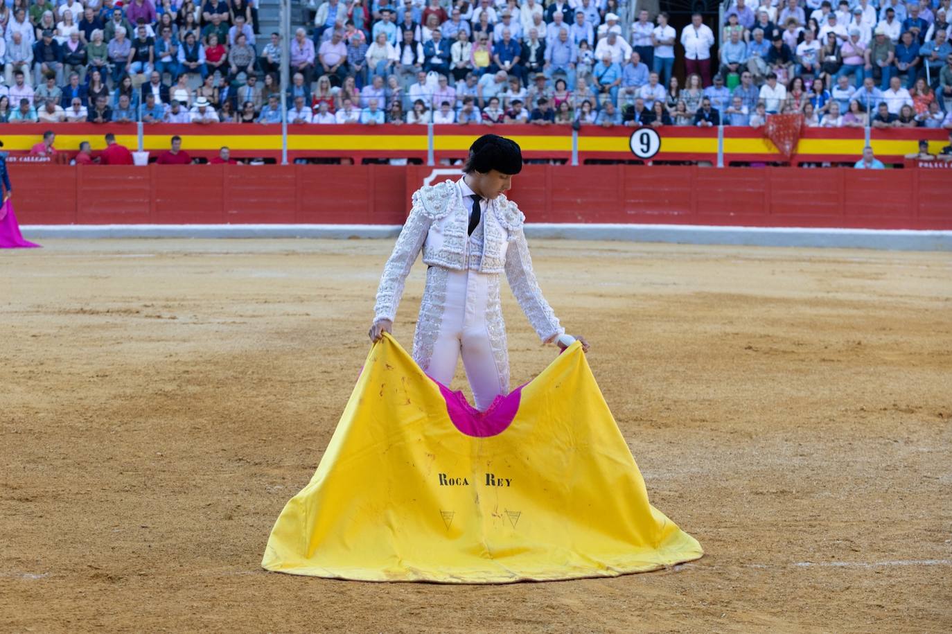 Las imágenes de la tarde triunfal de El Juli, Roca Rey y Tomás Rufo