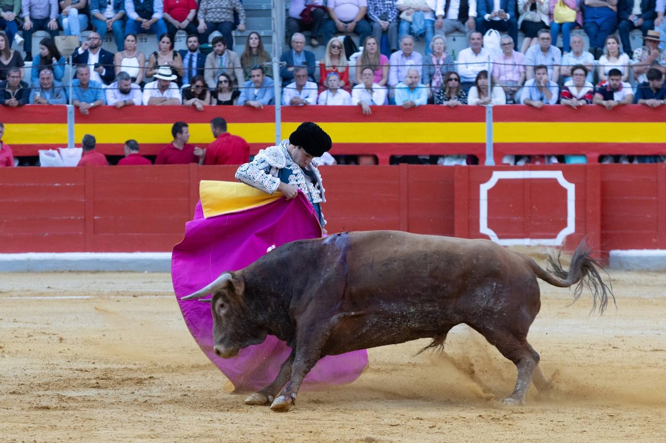 Las imágenes de la tarde triunfal de El Juli, Roca Rey y Tomás Rufo