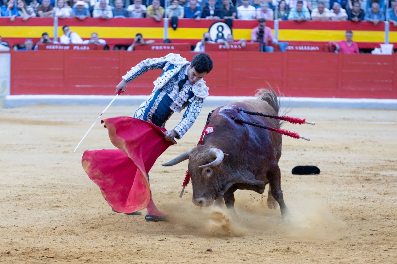 Las imágenes de la tarde triunfal de El Juli, Roca Rey y Tomás Rufo